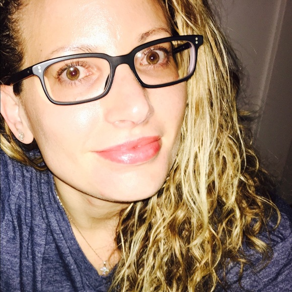 Meet your Posher, Leslie - Picture 1 of 1